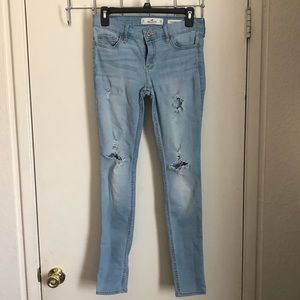 ❤️ Hollister Ripped Jeans